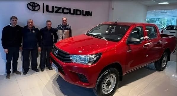 Bomberos Voluntarios de Claromecó incorporaron una nueva camioneta 4×4 (audio)