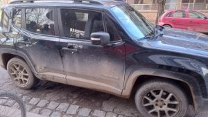 Segundo de la mañana: chocaron auto y  Jeep en Belgrano y Quintana