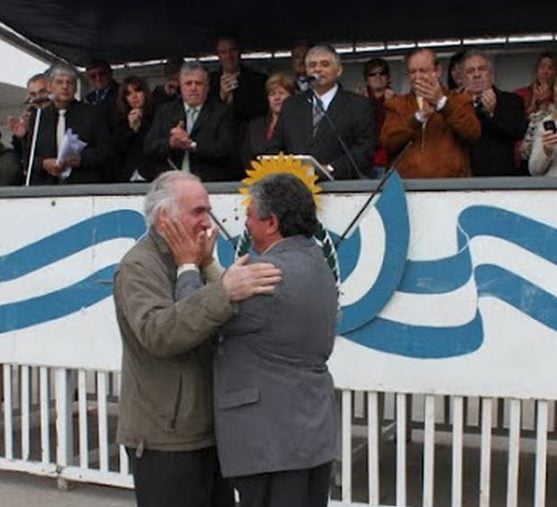 Alberto Ferro ganó el concurso federal de “Cadena 3” con “El abrazo que esperó 30 años”