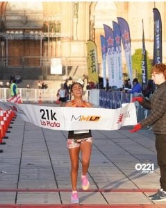 Atletismo: Volvió Constanza Garrido. Ganó los 10K de La Plata