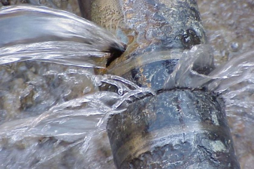 Por perdida de agua, cerraron el circuito de los barrios Benito Machado, Obrero y Costa Sud