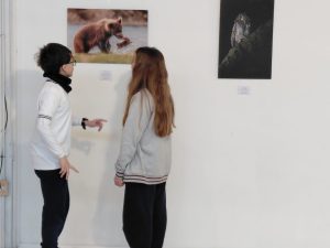 Mulazzi: visita de estudiantes a la muestra de la escuela de fotonaturaleza