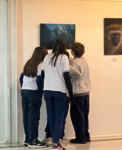 Mulazzi: visita de estudiantes a la muestra de la escuela de fotonaturaleza