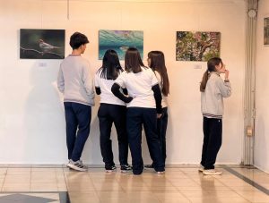 Mulazzi: visita de estudiantes a la muestra de la escuela de fotonaturaleza