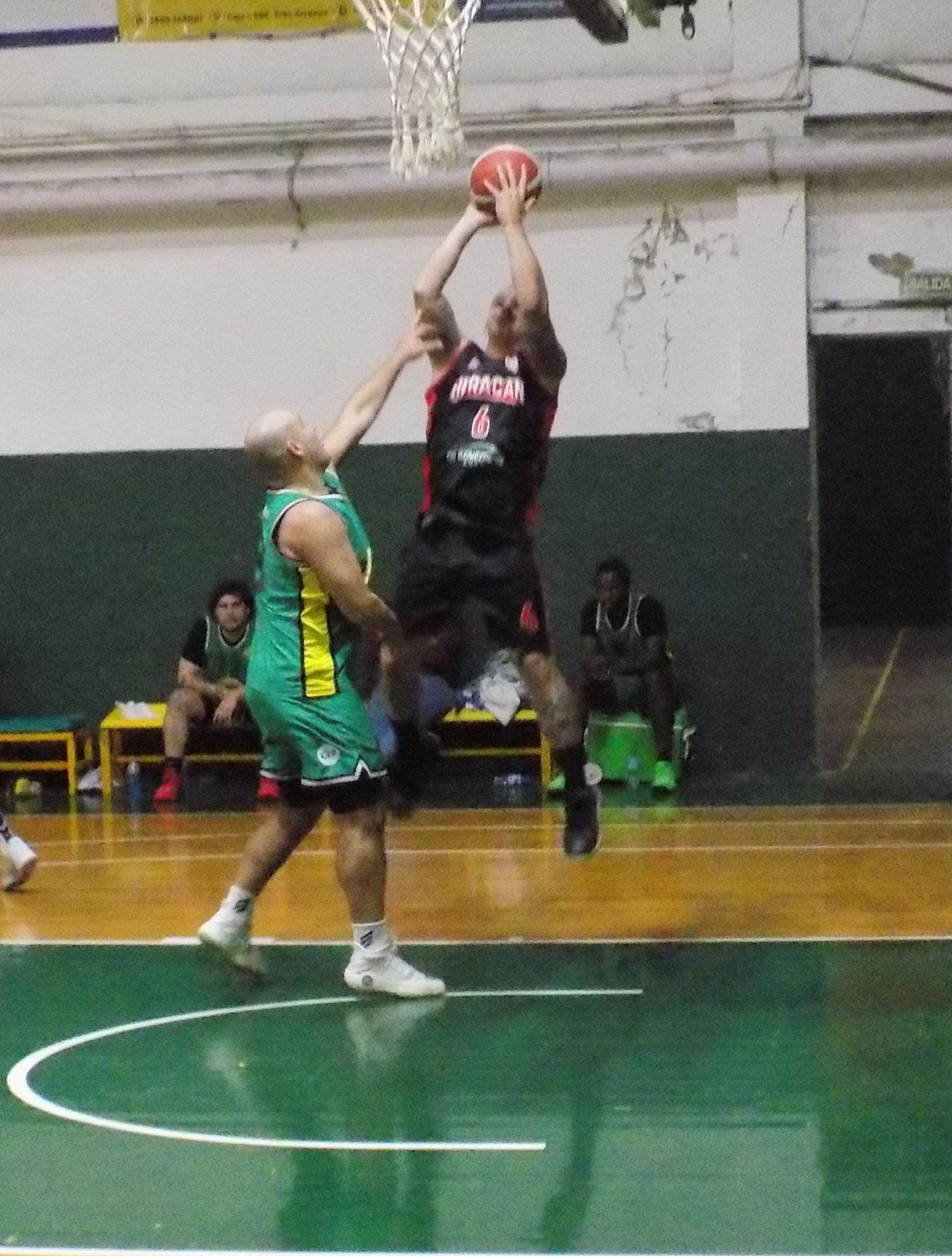 Básquet local: Costa Sud y Huracán de Necochea juegan la primer semifinal