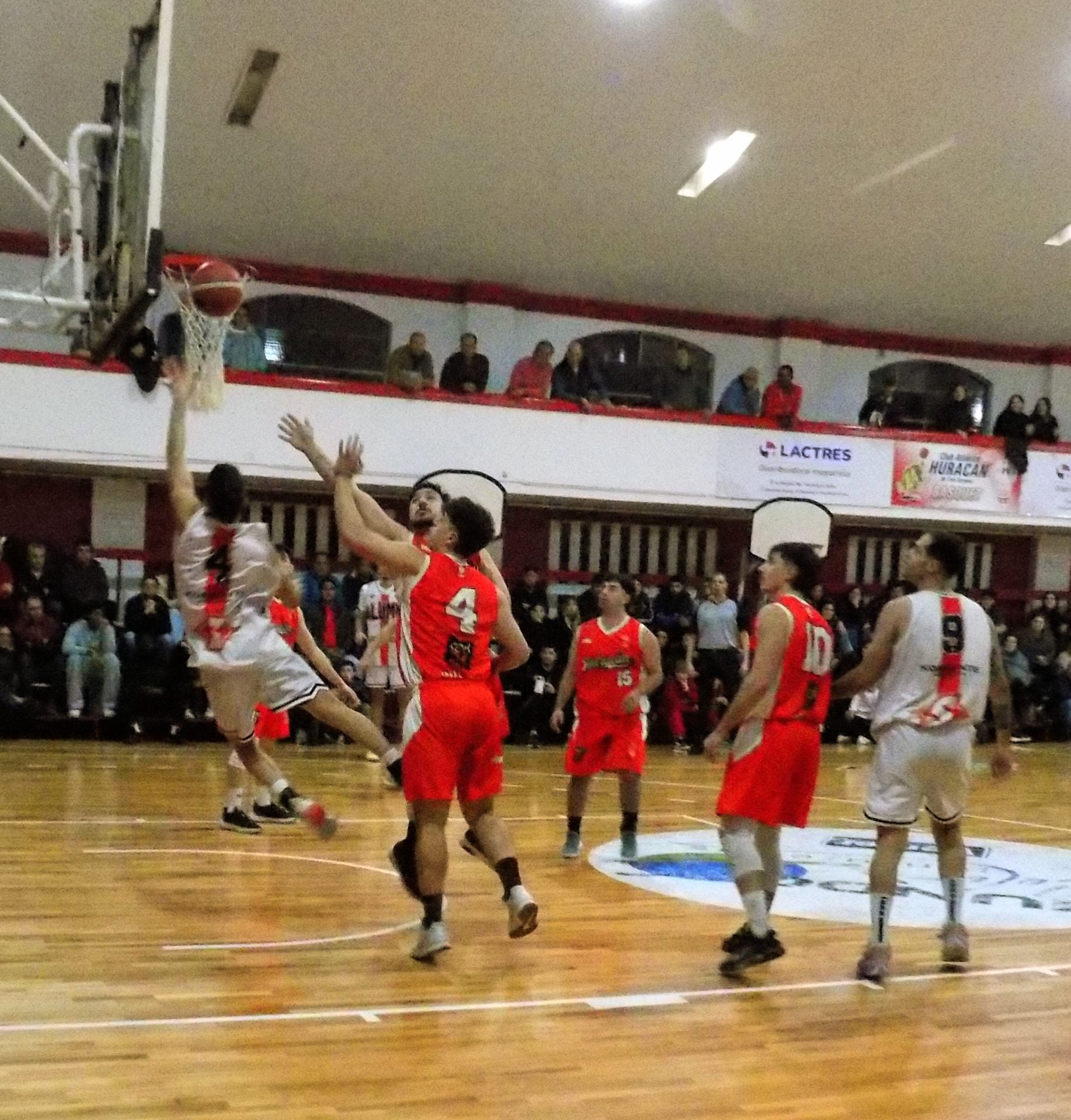 Básquet local: Se juegan las semis del Torneo 90 Aniversario
