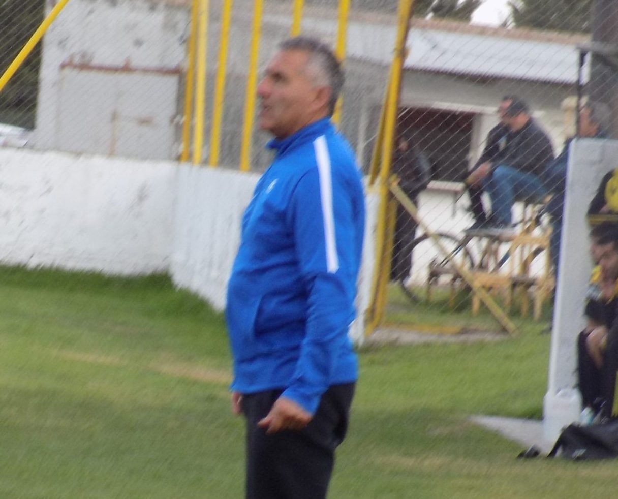 Fútbol de Primera: Cacho Córdoba dejó de ser el técnico de Once
