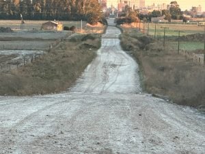 Hasta las calles de tierra se helaron esta madrugada