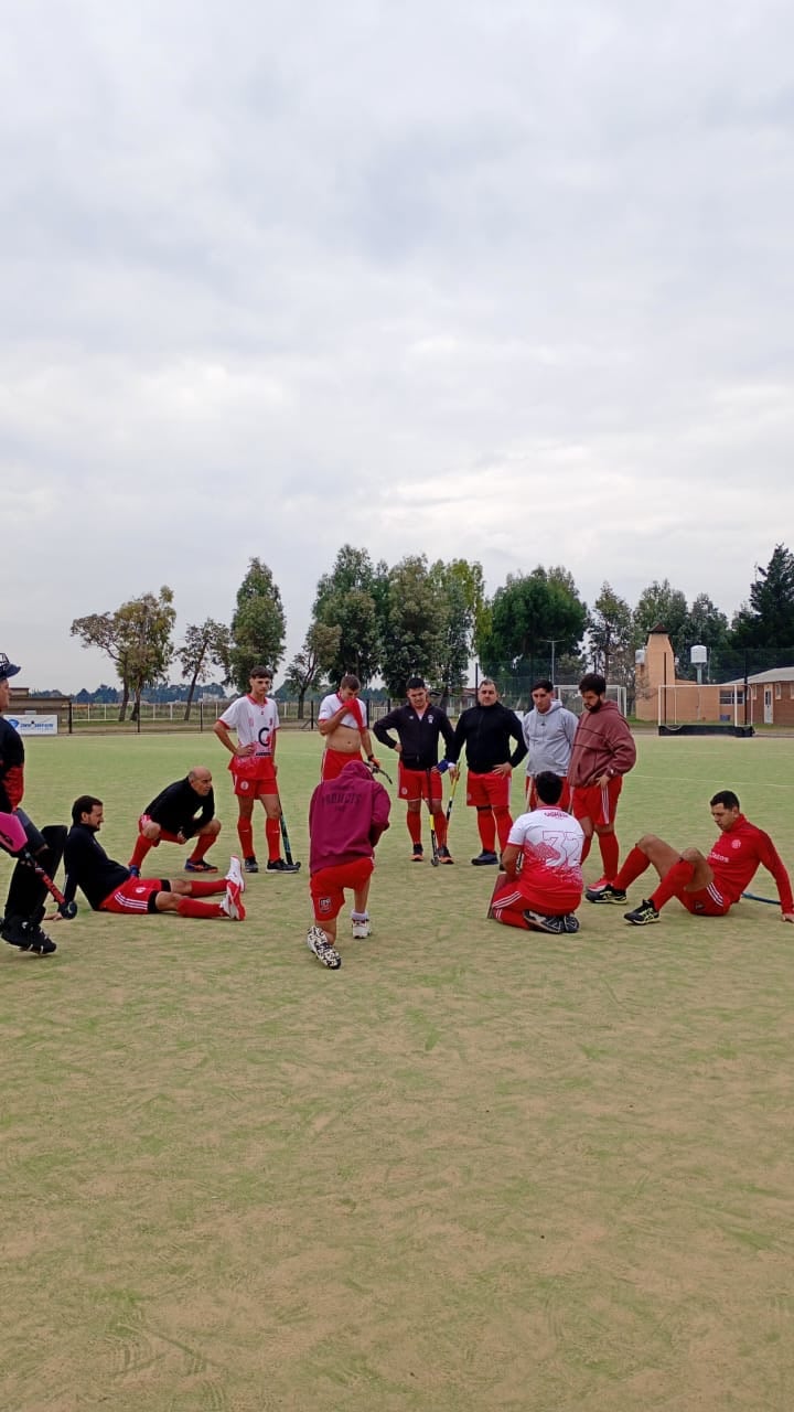 Hockey: Huracán sucumbió, pero se mantiene dentro de los tres mejores del Torneo