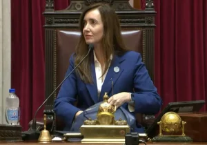 Villarruel irónica y dura contra Adorni: “Una vergüenza sus explicaciones”