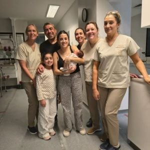 (audio)Nico, el bebé que adelantó el Día del Padre a la familia de Laura