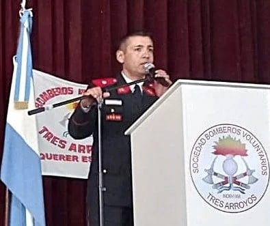 Maximiliano Llanos: “Ser bombero implica un compromiso enorme” (audio)