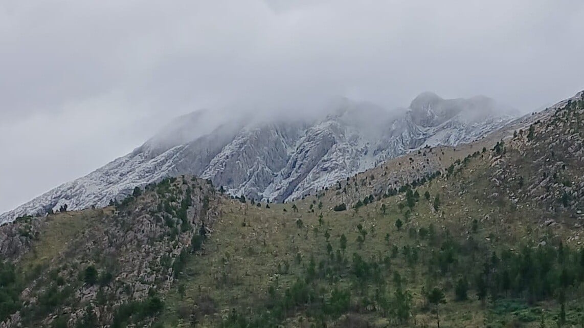 Nevó en la comarca serrana: las cumbres se cubrieron de blanco