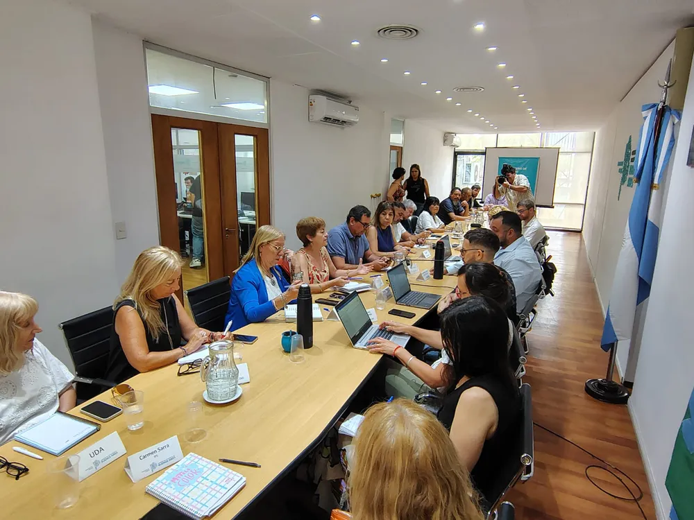 Salarios: con expectativas moderadas, docentes se reúnen con el Gobierno