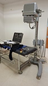 El proyecto de adquisición e instalación del nuevo Equipo de Rx de la Unidad Sanitaria de Claromecó se realizará por etapas.