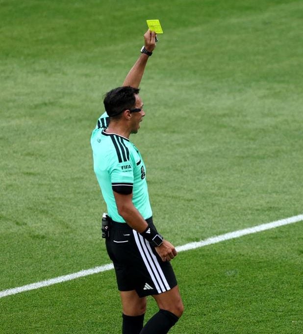 El argentino Facundo Tello, debutó en el Mundial y dirigió el 1-1 entre Canadá y Bosnia