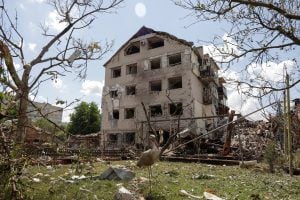 (video)Impactante video: un misil ruso cayó en Ucrania y dejó al menos 5 muertos
