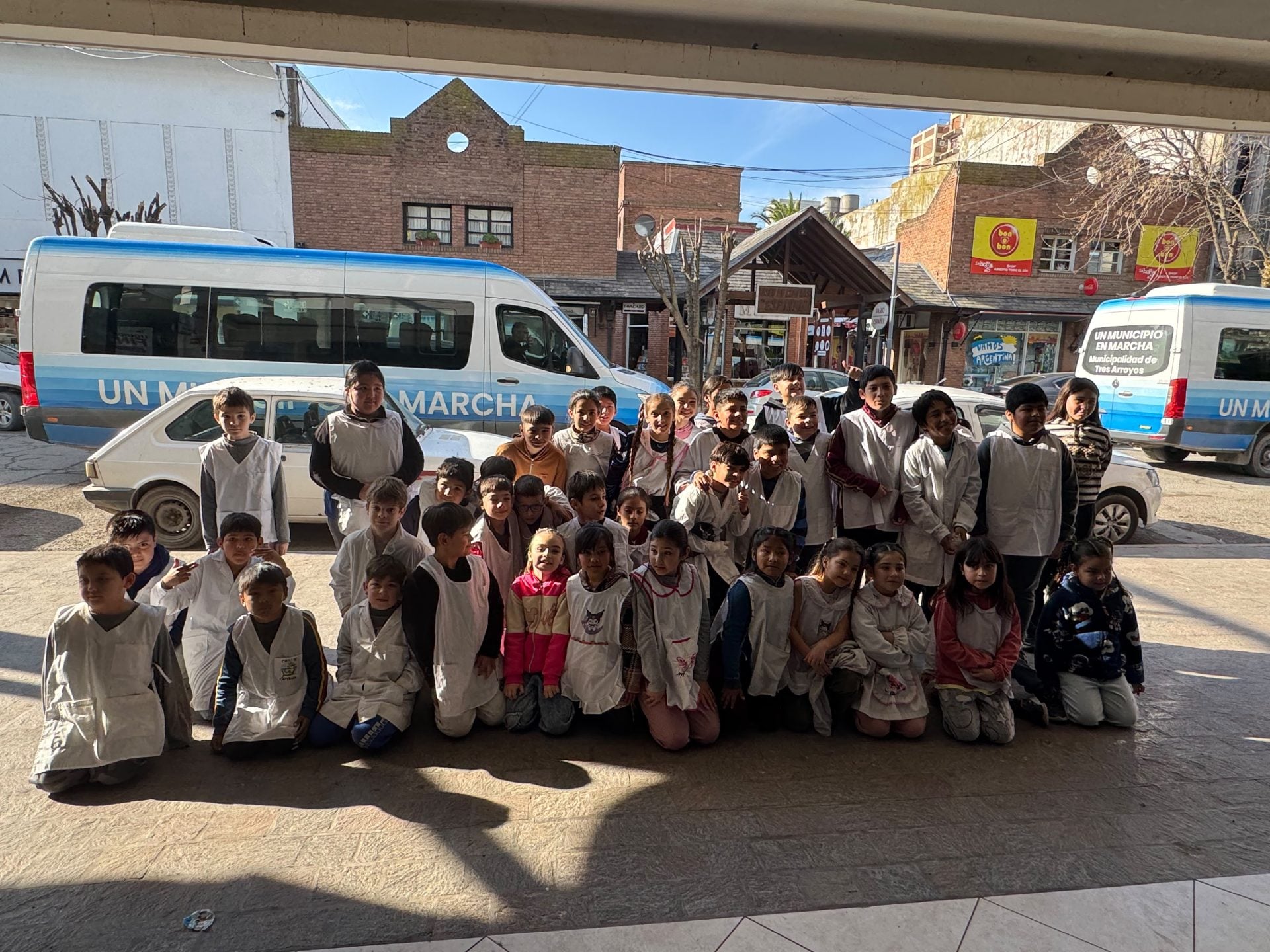Alumnos de Escuelas rurales disfrutaron del Cine. Agradecen al Intendente