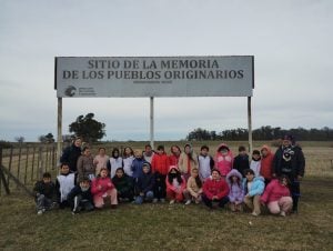 Alumnos de la Primaria 14 en el Mulazzi y el Sitio de la Memoria de los Pueblos Originarios