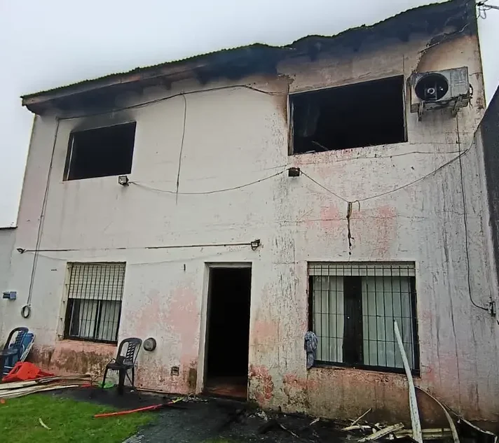 Incendio fatal en Bahía: Muere la dueña de un complejo de departamentos