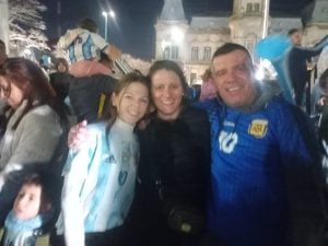 Tres Arroyos copó la Plaza San Martín tras el triunfo de la Selección (videos)
