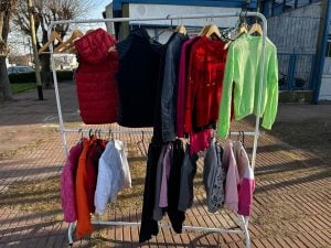 (audio) La Escuela N° 14 impulsa un ropero solidario escolar diseñado por sus propios alumnos
