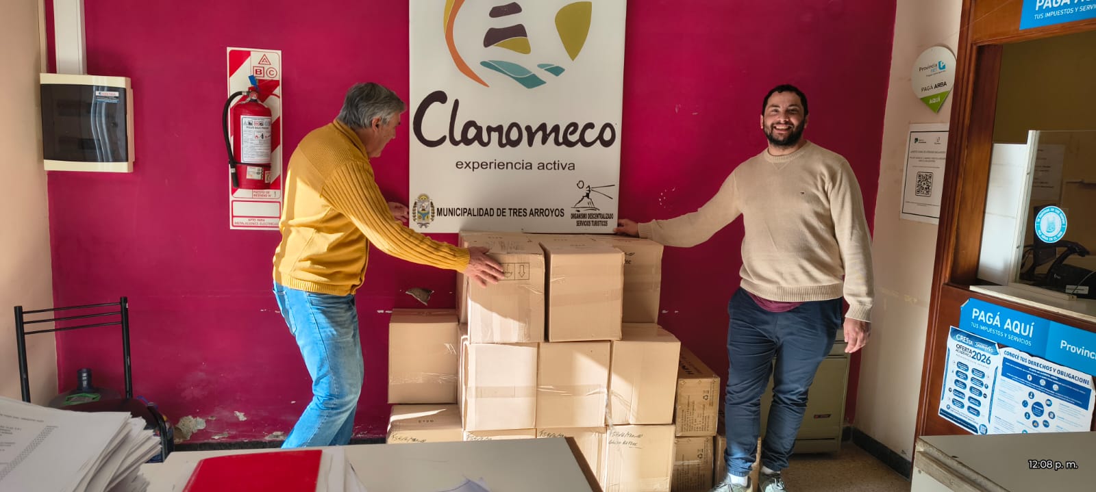 Entrega de luminarias para renovar las sendas peatonales en Claromecó