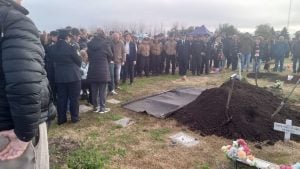 Conmovedor e interminable dolor en el último adiós al oficial Alan Molina