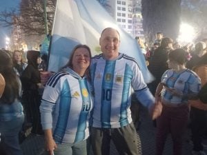 Tres Arroyos copó la Plaza San Martín tras el triunfo de la Selección (videos)