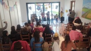 Presentación de “La Máquina de la Risa” para la familia mercantil