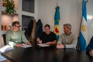 Monte Hermoso y la Cooperativa Telefónica firmaron una carta intención para llevar el agua corriente a Sauce Grande