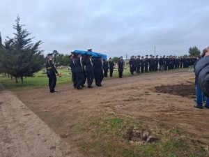 Conmovedor e interminable dolor en el último adiós al oficial Alan Molina