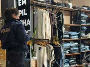 Rápida intervención permitió recuperar prendas sustraídas de un comercio