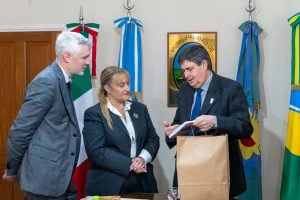 En San Cayetano, Gargaglione recibió a autoridades consulares italianas