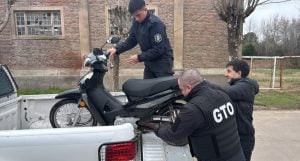 Chaves: La Policía recuperó moto robada e identificó a los autores del hecho