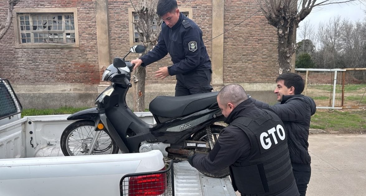 Chaves: La Policía recuperó moto robada e identificó a los autores del hecho