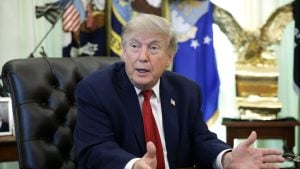 Trump considera regresar a la guerra total con Irán