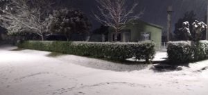 (audio y video) Cascallares amaneció con un manto blanco y postales que imitan a Bariloche