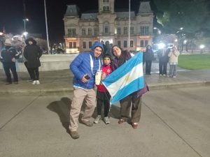 (videos)Fútbol: Argentina pasó a octavos y Tres Arroyos festejó en la Plaza