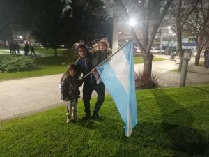 (videos)Fútbol: Argentina pasó a octavos y Tres Arroyos festejó en la Plaza