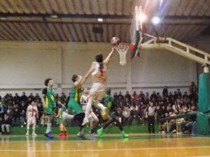 Costa Sud ganó y se llevó el primer partido de la final
