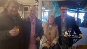 Gran acompañamiento en la inauguración oficial de Nesser en Colón y Lavalle