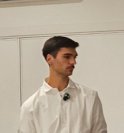 (audio) Un joven necochense creó una plataforma para encontrar servicios confiables
