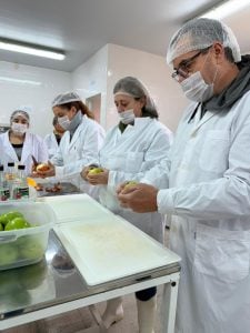 Chacra de Barrow: Se realizó capacitación sobre elaboración segura de conservas