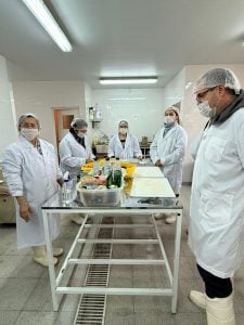 Chacra de Barrow: Se realizó capacitación sobre elaboración segura de conservas