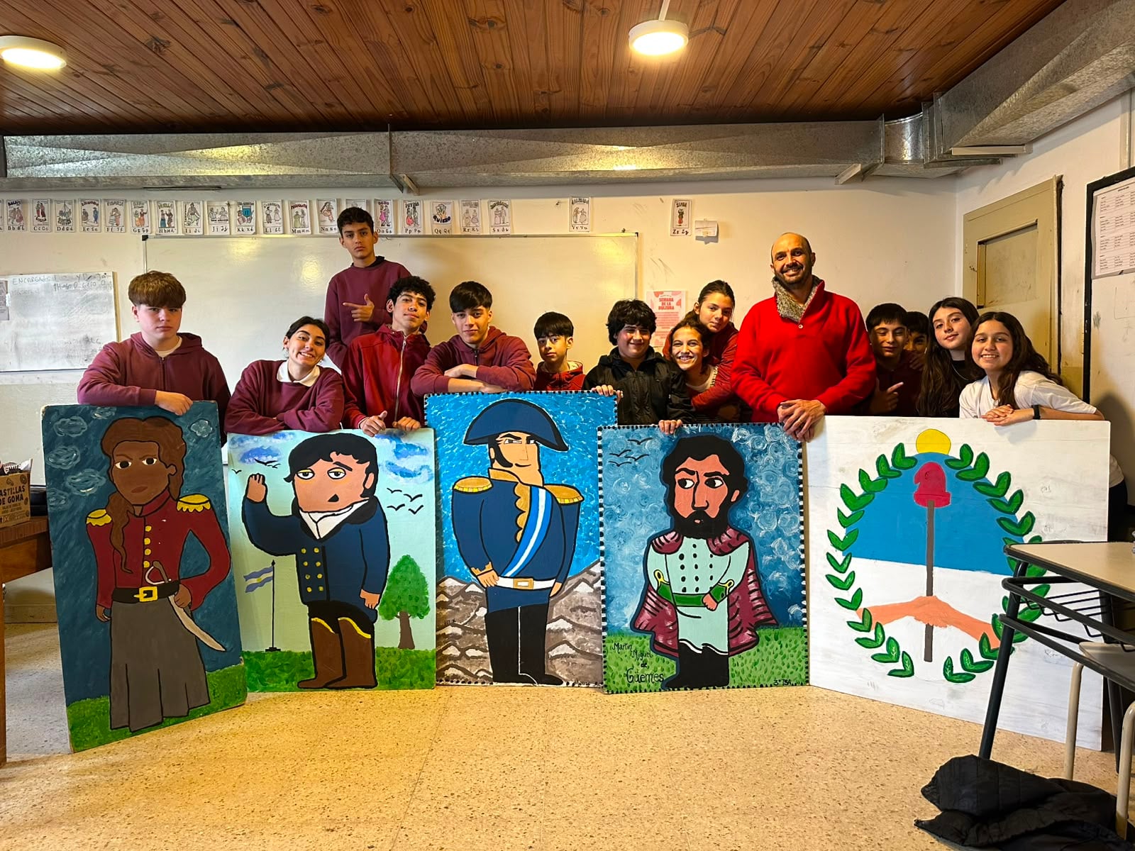 Alan Arias y alumnos del Almafuerte pintaron a los próceres
