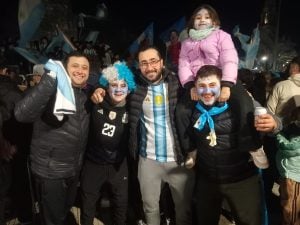 (Fotos y Videos) Argentina semifinalista: Tres Arroyos festejó en la Plaza San Martín