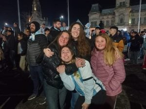 (Fotos y Videos) Argentina semifinalista: Tres Arroyos festejó en la Plaza San Martín