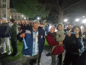 (Fotos y Videos) Argentina semifinalista: Tres Arroyos festejó en la Plaza San Martín