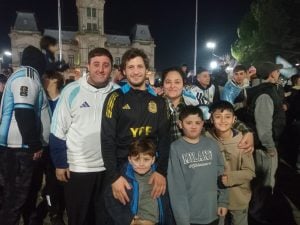 (Fotos y Videos) Argentina semifinalista: Tres Arroyos festejó en la Plaza San Martín